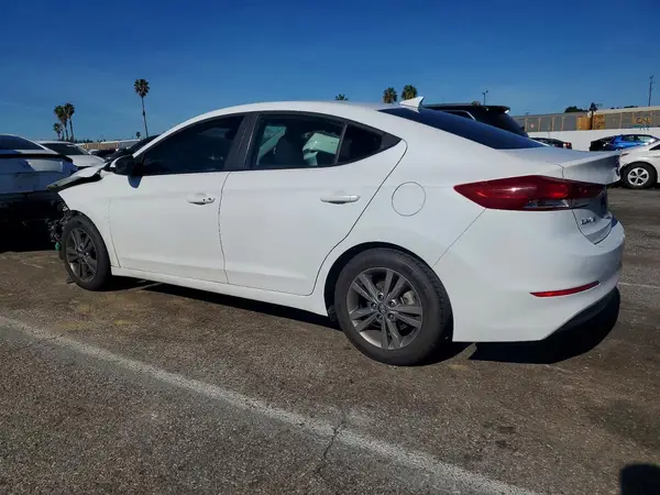5NPD84LF9JH281821 2018 HYUNDAI ELANTRA - Image 2