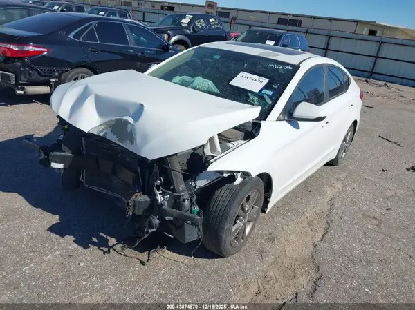 5NPD84LF9JH282712 2018 HYUNDAI ELANTRA - Image 2