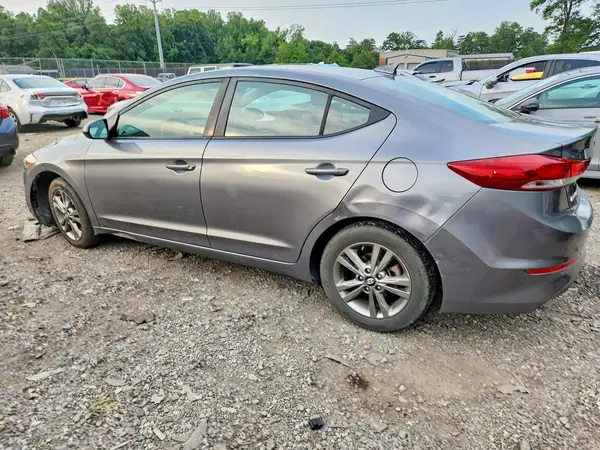 5NPD84LF9JH283861 2018 HYUNDAI ELANTRA - Image 2