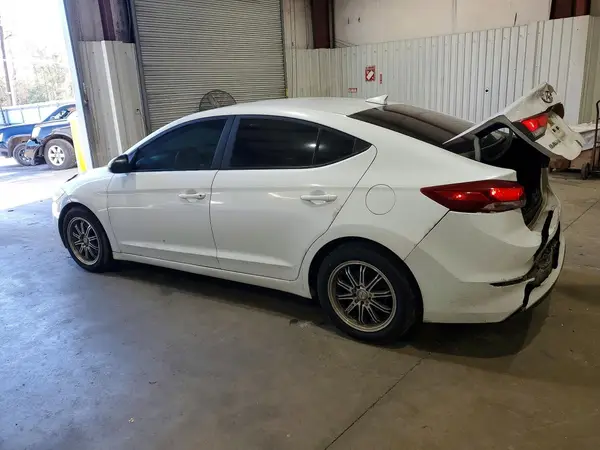 5NPD84LF9JH285173 2018 HYUNDAI ELANTRA - Image 2