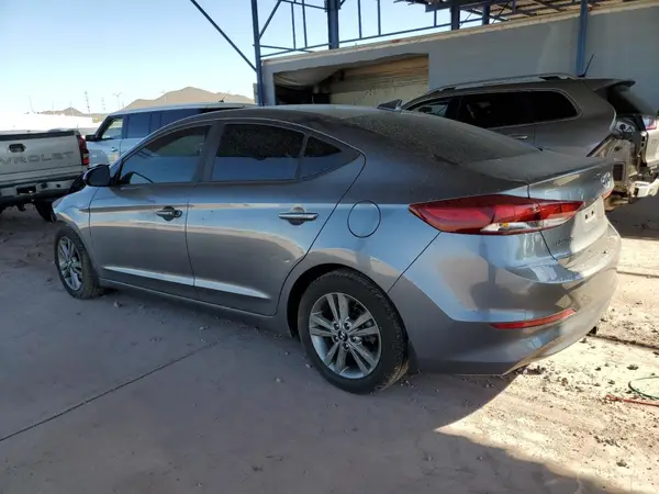 5NPD84LF9JH294858 2018 HYUNDAI ELANTRA - Image 2