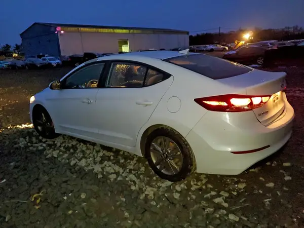 5NPD84LF9JH297064 2018 HYUNDAI ELANTRA - Image 2