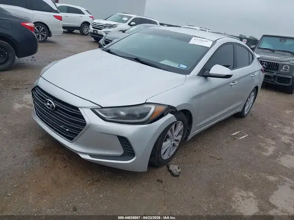 5NPD84LF9JH299557 2018 HYUNDAI ELANTRA - Image 2