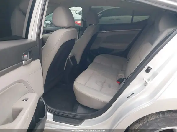 5NPD84LF9JH299557 2018 HYUNDAI ELANTRA - Image 8