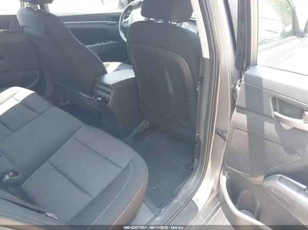 5NPD84LF9JH300142 2018 HYUNDAI ELANTRA - Image 8