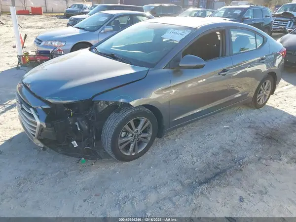 5NPD84LF9JH300335 2018 HYUNDAI ELANTRA - Image 2