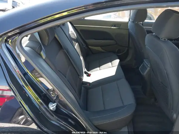 5NPD84LF9JH301050 2018 HYUNDAI ELANTRA - Image 8