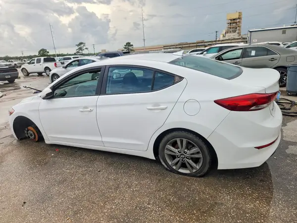 5NPD84LF9JH302845 2018 HYUNDAI ELANTRA - Image 2