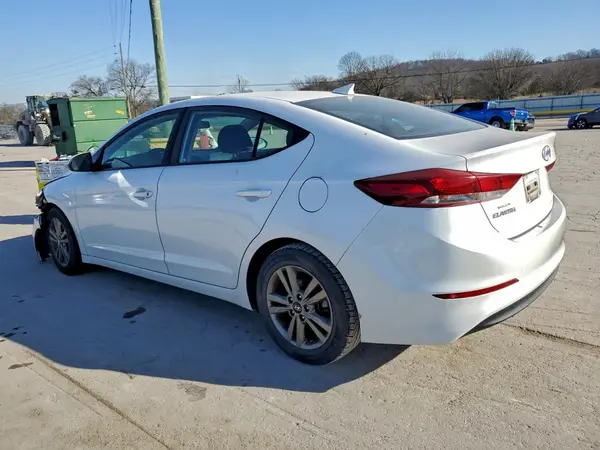 5NPD84LF9JH303025 2018 HYUNDAI ELANTRA - Image 2