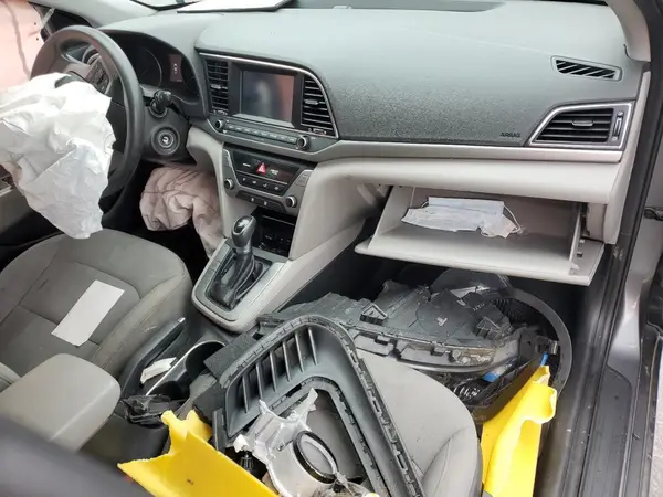 5NPD84LF9JH303316 2018 HYUNDAI ELANTRA - Image 8