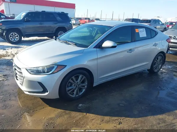 5NPD84LF9JH303493 2018 HYUNDAI ELANTRA - Image 2