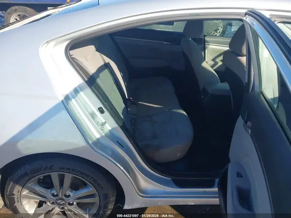 5NPD84LF9JH303493 2018 HYUNDAI ELANTRA - Image 8