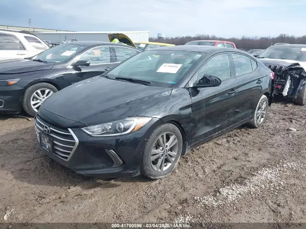 5NPD84LF9JH306023 2018 HYUNDAI ELANTRA - Image 2