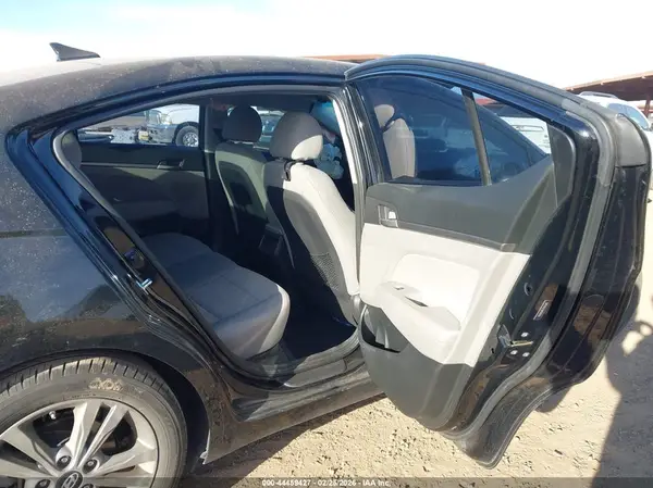 5NPD84LF9JH306104 2018 HYUNDAI ELANTRA - Image 8