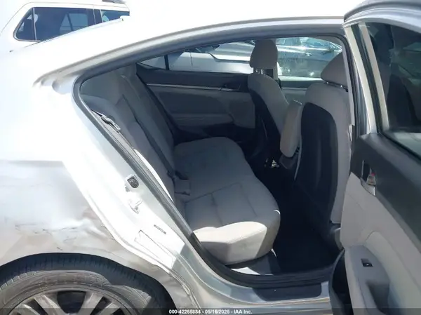5NPD84LF9JH306300 2018 HYUNDAI ELANTRA - Image 8