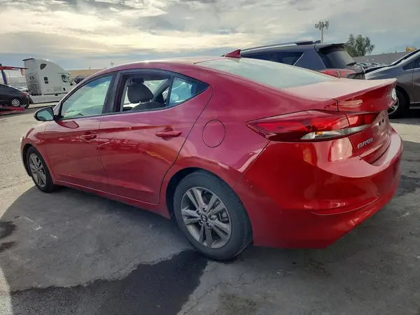 5NPD84LF9JH306703 2018 HYUNDAI ELANTRA - Image 2
