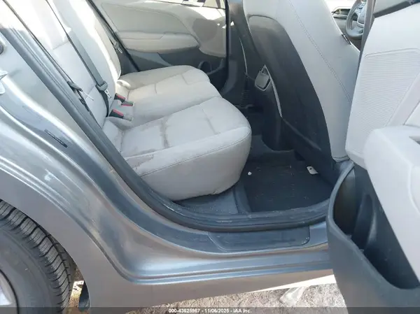 5NPD84LF9JH307611 2018 HYUNDAI ELANTRA - Image 8