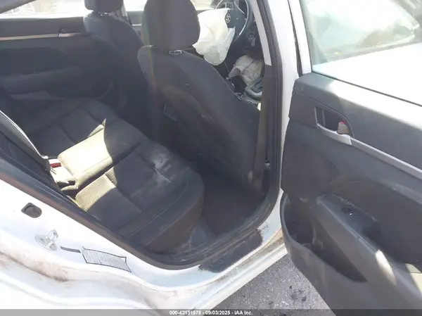5NPD84LF9JH309200 2018 HYUNDAI ELANTRA - Image 8