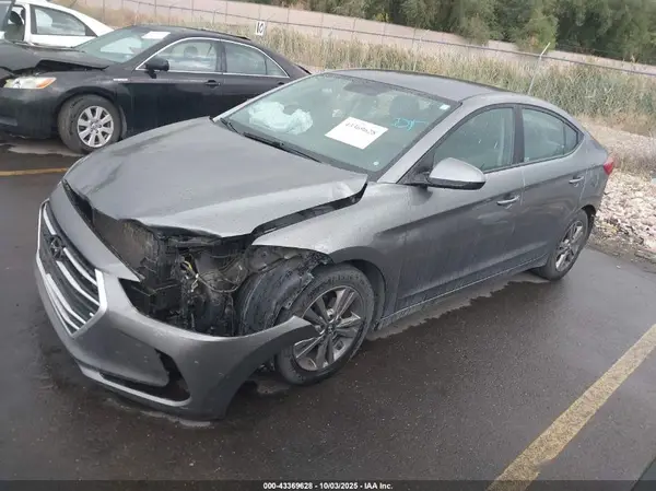 5NPD84LF9JH318298 2018 HYUNDAI ELANTRA - Image 2