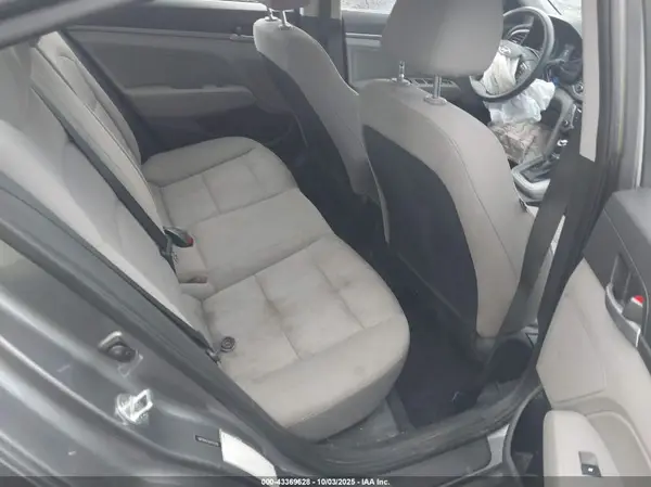 5NPD84LF9JH318298 2018 HYUNDAI ELANTRA - Image 8