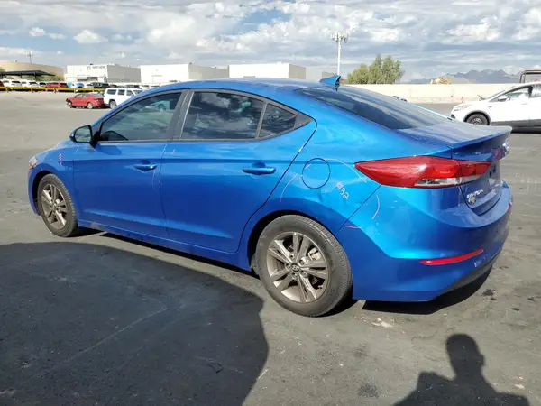5NPD84LF9JH321699 2018 HYUNDAI ELANTRA - Image 2