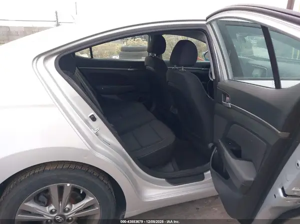 5NPD84LF9JH323288 2018 HYUNDAI ELANTRA - Image 8