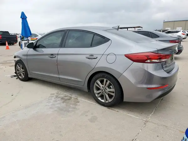 5NPD84LF9JH323954 2018 HYUNDAI ELANTRA - Image 2