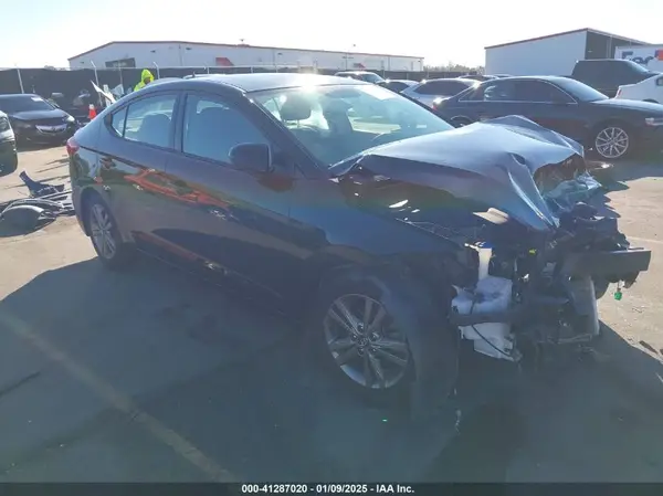 5NPD84LF9JH328880 2018 HYUNDAI ELANTRA - Image 1