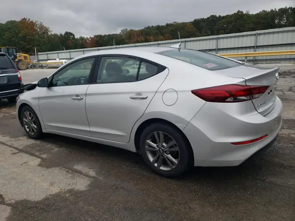 5NPD84LF9JH338938 2018 HYUNDAI ELANTRA - Image 2