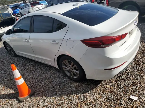 5NPD84LF9JH348207 2018 HYUNDAI ELANTRA - Image 2