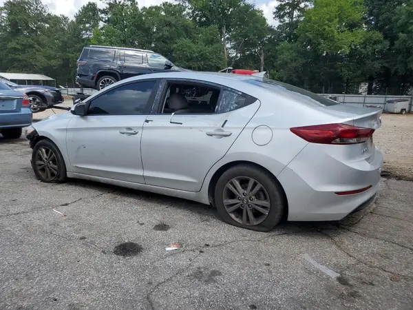 5NPD84LF9JH348742 2018 HYUNDAI ELANTRA - Image 2