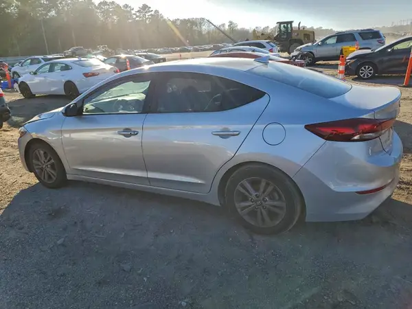5NPD84LF9JH358283 2018 HYUNDAI ELANTRA - Image 2