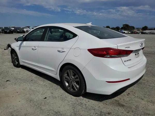 5NPD84LF9JH358610 2018 HYUNDAI ELANTRA - Image 2