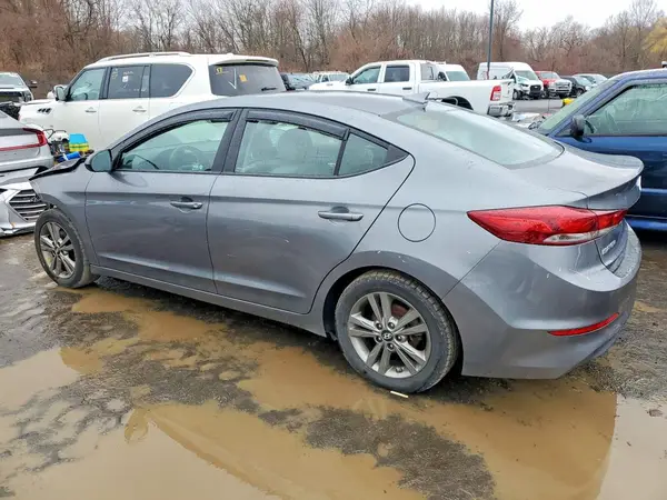 5NPD84LF9JH360695 2018 HYUNDAI ELANTRA - Image 2