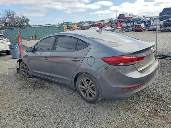 5NPD84LF9JH364178 2018 HYUNDAI ELANTRA - Image 2