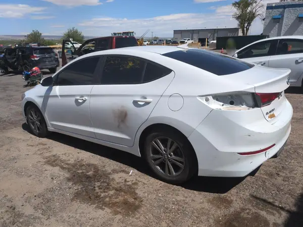 5NPD84LF9JH364357 2018 HYUNDAI ELANTRA - Image 2
