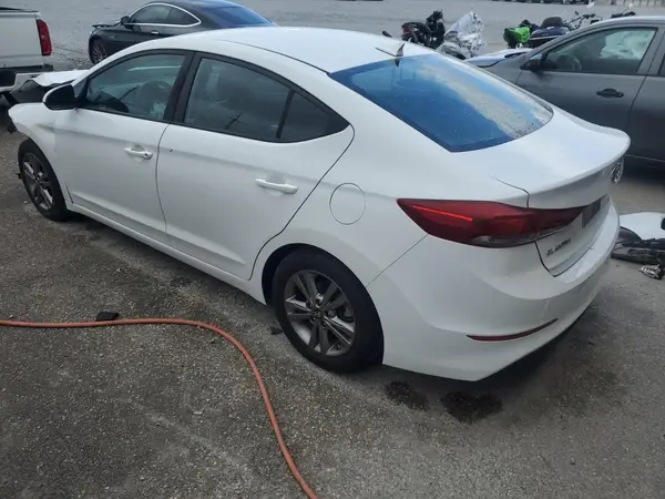 5NPD84LF9JH367825 2018 HYUNDAI ELANTRA - Image 2