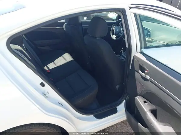 5NPD84LF9JH368411 2018 HYUNDAI ELANTRA - Image 8
