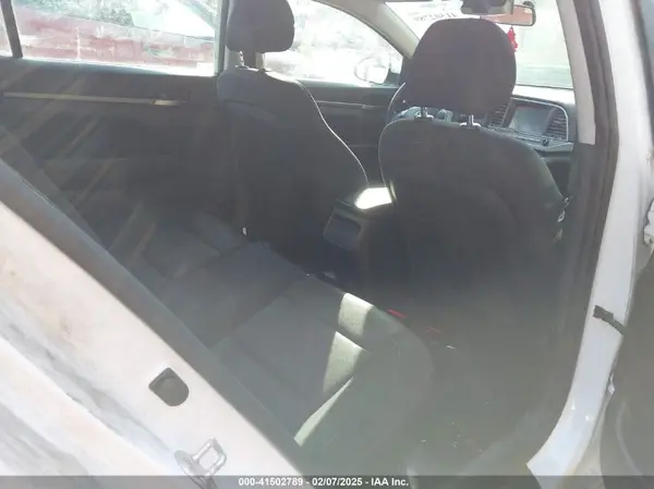 5NPD84LF9JH368795 2018 HYUNDAI ELANTRA - Image 8