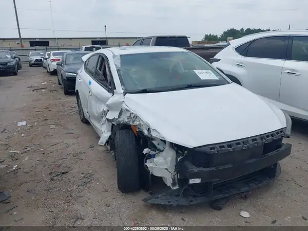 5NPD84LF9JH372829 2018 HYUNDAI ELANTRA - Image 1