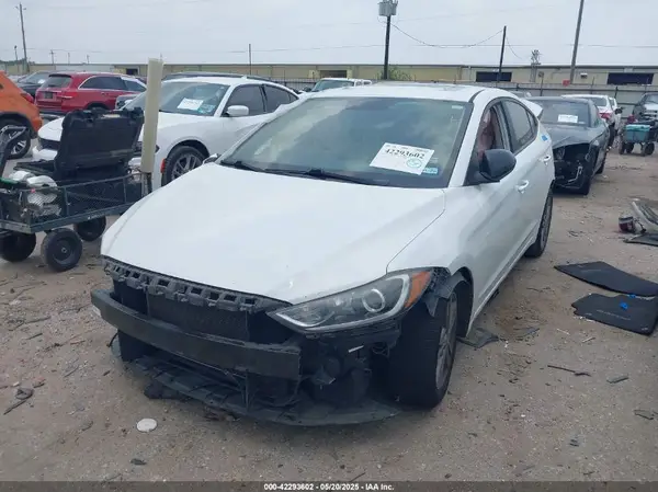5NPD84LF9JH372829 2018 HYUNDAI ELANTRA - Image 2