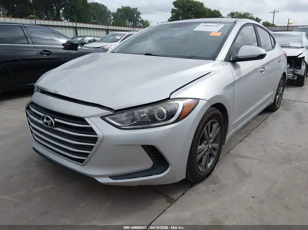 5NPD84LF9JH377805 2018 HYUNDAI ELANTRA - Image 2