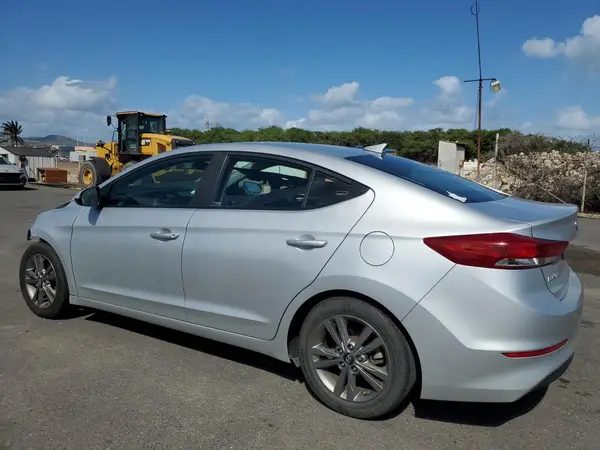 5NPD84LF9JH378985 2018 HYUNDAI ELANTRA - Image 2