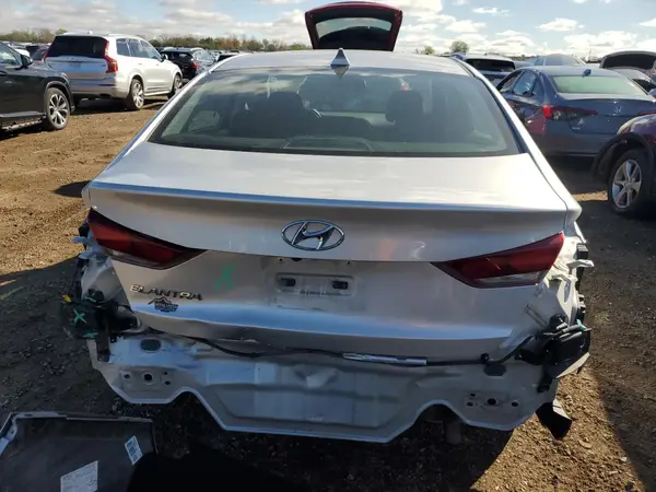 2018 HYUNDAI ELANTRA auction photo 6
