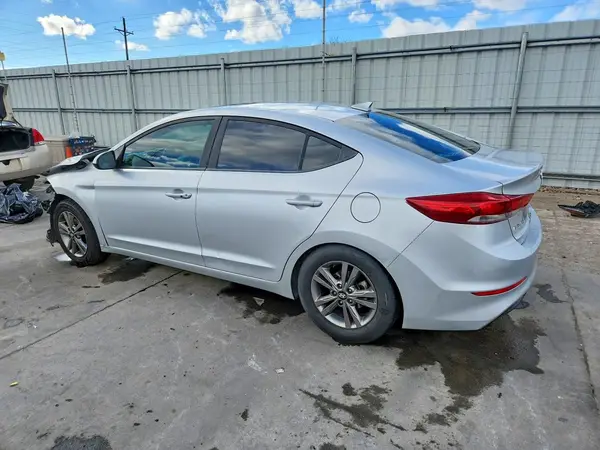 5NPD84LF9JH383636 2018 HYUNDAI ELANTRA - Image 2