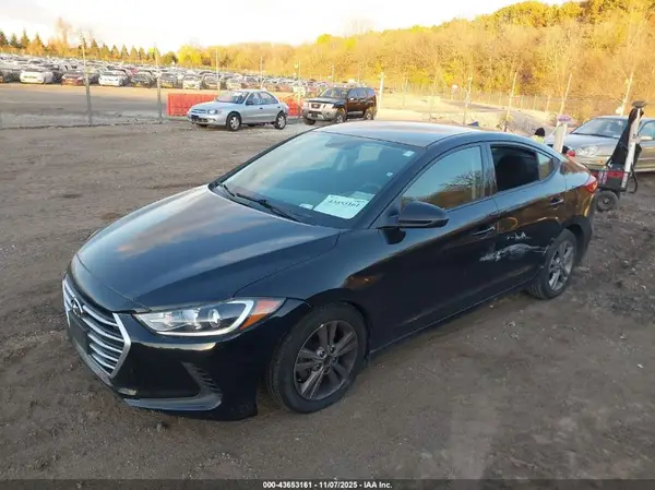 5NPD84LF9JH385452 2018 HYUNDAI ELANTRA - Image 2