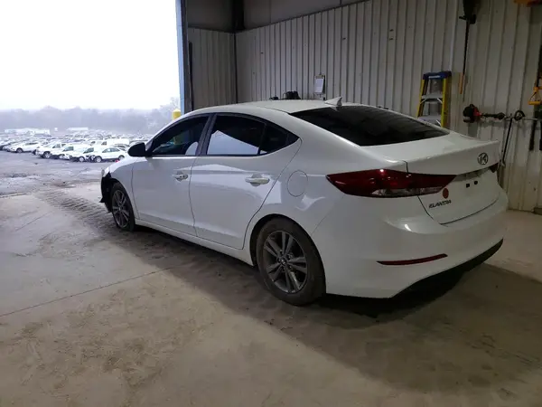 5NPD84LF9JH385466 2018 HYUNDAI ELANTRA - Image 2