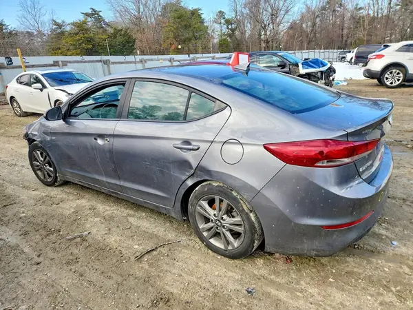 5NPD84LF9JH394698 2018 HYUNDAI ELANTRA - Image 2