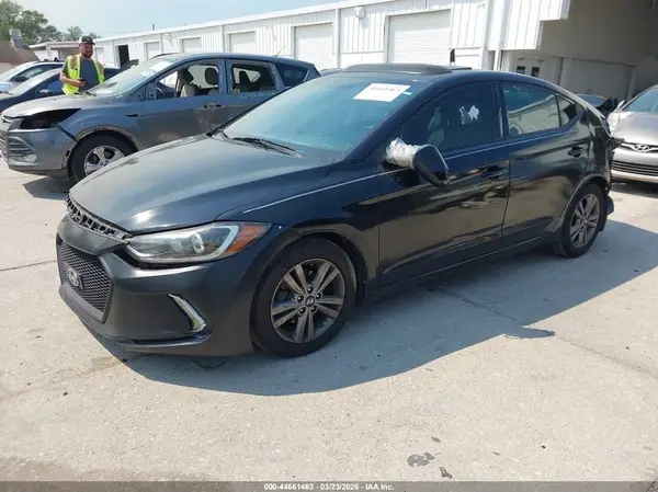 5NPD84LF9JH397813 2018 HYUNDAI ELANTRA - Image 2