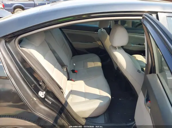 5NPD84LF9JH397813 2018 HYUNDAI ELANTRA - Image 8
